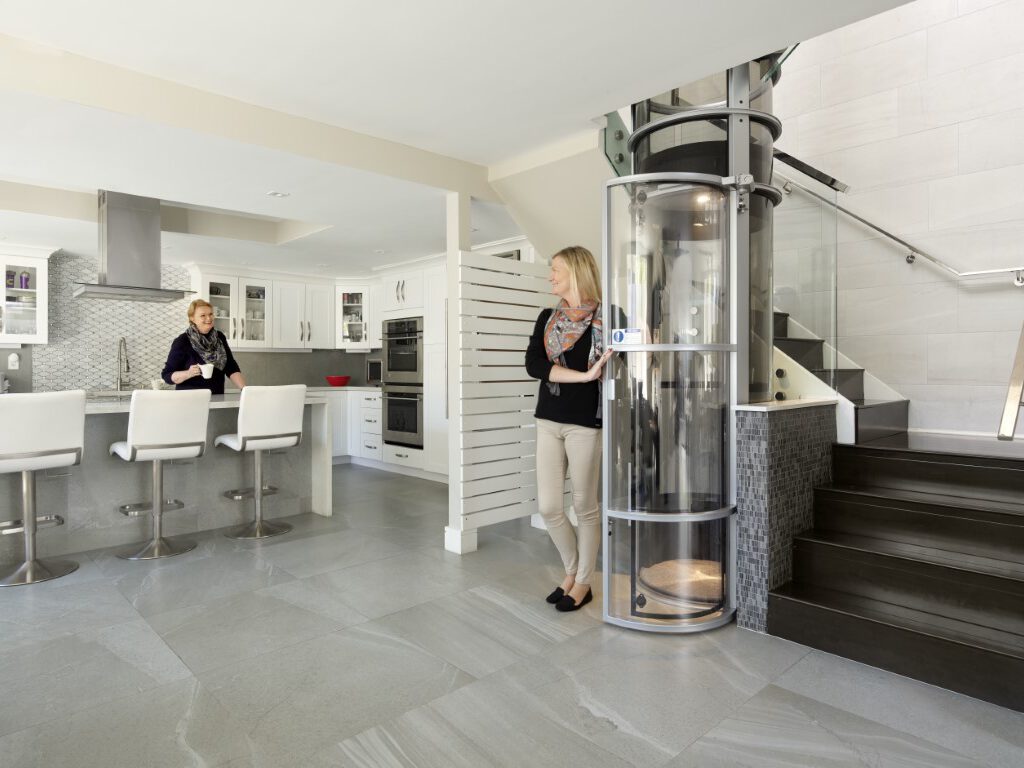 Runder Homelift unauffällig in der Küche