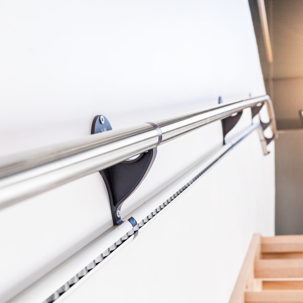 Topro Step Schiene kann als Handlauf genutzt werden